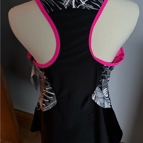 ZeroXposur Black and Pink Tankini Top - Picture 3 of 6